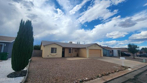 115 Tomahawk Dr, Huachuca City, AZ, 85616-8901 | Card Image