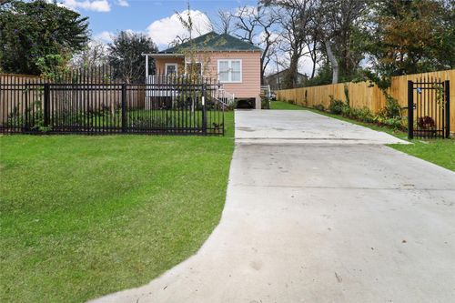 4621 Wiley Rd, Houston, TX, 77093-5141 | Card Image