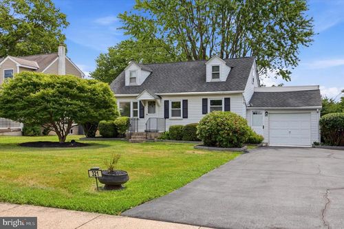 321 Clear Spring Rd, LANSDALE, PA, 19446-2903 | Card Image