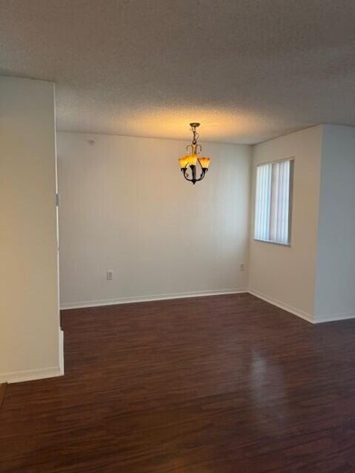 319-4195 N Haverhill Rd, West Palm Beach, FL, 33417-8322 | Card Image