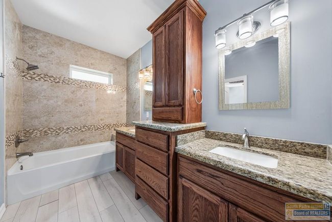 1013 Tarpon Ave, House other with 5 bedrooms, 4 bathrooms and null parking in Port Isabel TX | Image 13