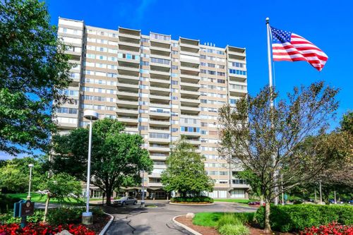 2324 Madison Rd, Cincinnati, OH, 45208-2671 | Card Image