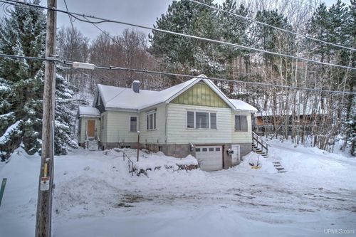 21108 Royce Road, Hancock, MI, 49930 | Card Image