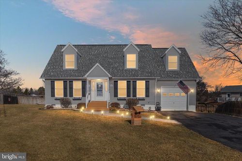 81 Barbie Ln, MARTINSBURG, WV, 25405-6716 | Card Image