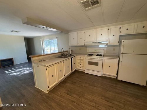 20581 E Prickly Pear Dr, Mayer, AZ, 86333-2223 | Card Image