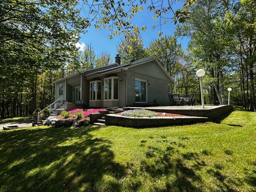 1422 Ch St-Roch N, Sherbrooke, QC, J1N0H2 | Card Image