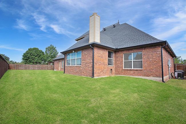 Large back yard | Image 24