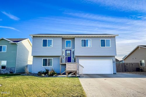 1401 35th Ave Nw, Minot, ND, 58703-2089 | Card Image