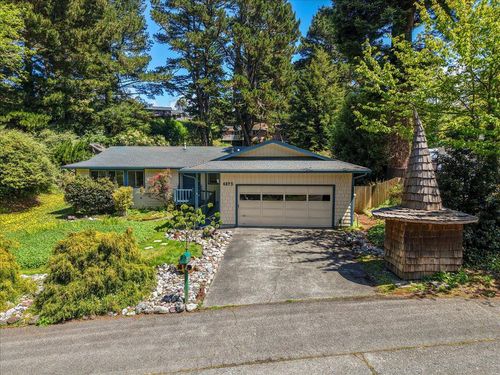6873 Humboldt Hill Rd, Eureka, CA, 95503-7127 | Card Image