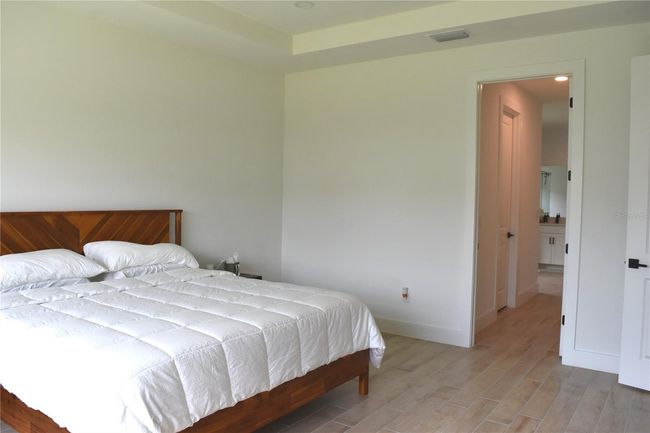 18420 Dayspring Pl, House other with 4 bedrooms, 4 bathrooms and null parking in VENICE FL | Image 8