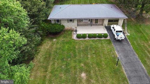 395 Point Dr, PETERSBURG, WV, 26847-8020 | Card Image