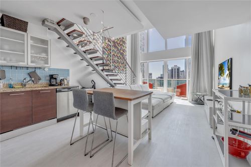 apt-2004-41 Se 5th St, Miami, FL, 33131-2549 | Card Image