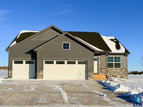 2920 S Copper Creek Ave, Sioux Falls, SD, 57110 | Card Image