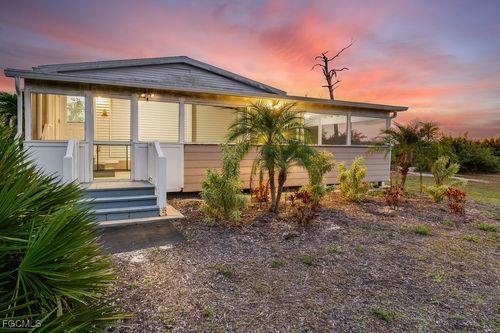 5209 Western Dr, ST. JAMES CITY, FL, 33956-2427 | Card Image