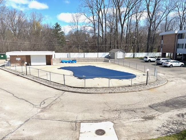 UNIT-82 - 32080 Grand River Ave, Condo with 2 bedrooms, 2 bathrooms and null parking in Farmington MI | Image 15