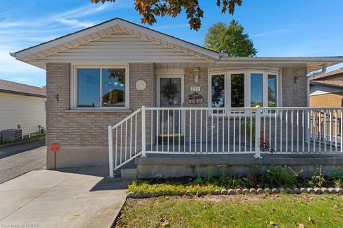 222 Thunderbird Dr, Cambridge, ON, N1R6H5 | Card Image