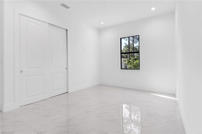 491 9 Th St Sw, House other with 4 bedrooms, 3 bathrooms and 3 parking in Naples FL | Image 28