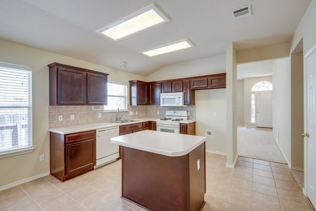 11308 Los Comancheros Rd, House other with 3 bedrooms, 2 bathrooms and 2 parking in Austin TX | Image 11