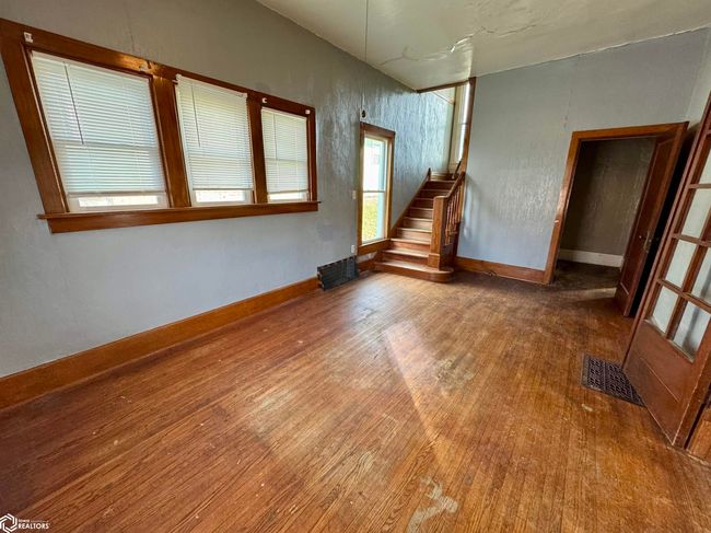 315 S Division St, Home with 3 bedrooms, 1 bathrooms and 1 parking in Audubon IA | Image 5
