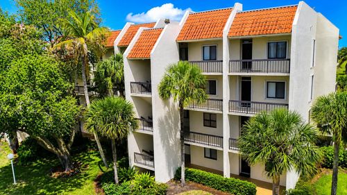 205-3050 Presidential Way, West Palm Beach, FL, 33401-1116 | Card Image