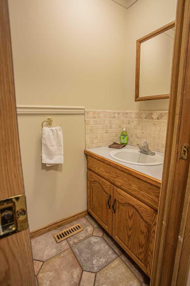 10701 104 Street, House other with 4 bedrooms, 3 bathrooms and 4 parking in High Level AB | Image 21