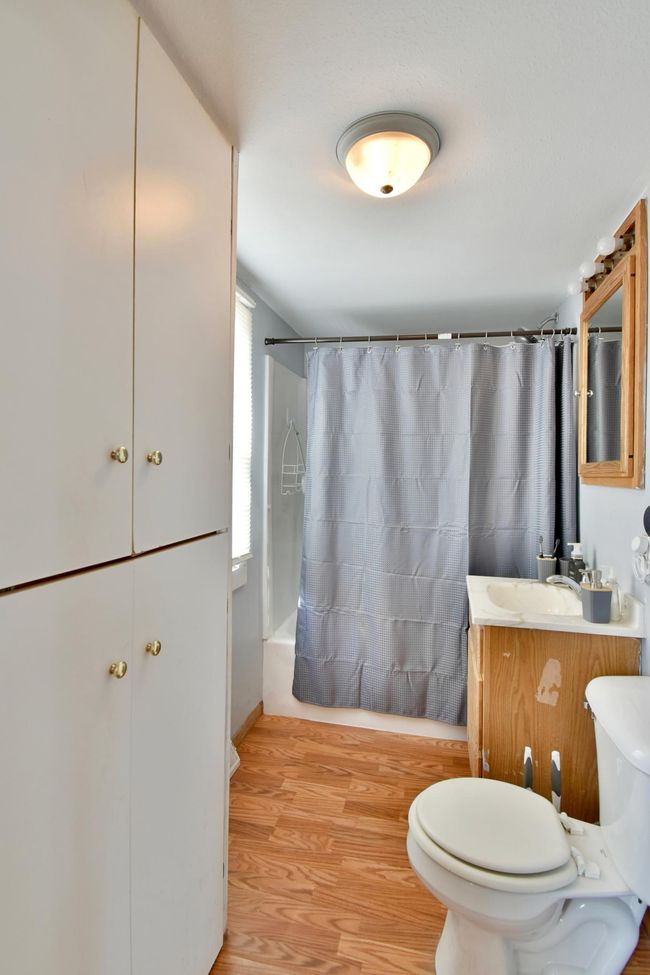 main level bathroom | Image 9