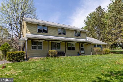 w-255 Park Dr W, KINTNERSVILLE, PA, 18930-9632 | Card Image