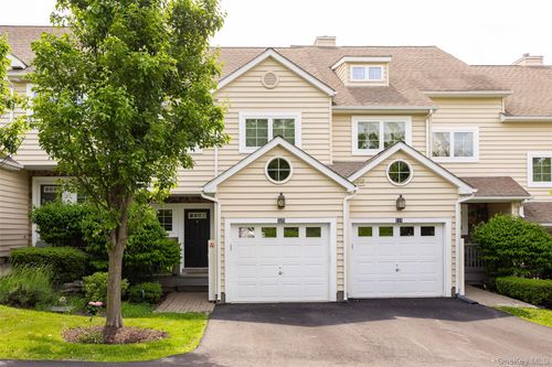 320 Hudson View Ter, Hyde Park, NY, 12538-3552 | Card Image