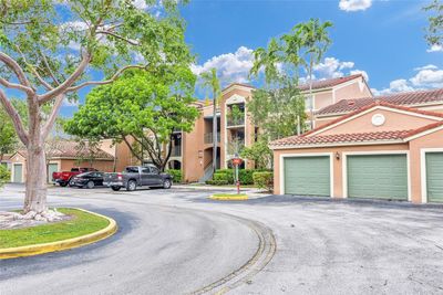 2205 - 4844 N State Road 7, Condo with 2 bedrooms, 1 bathrooms and null parking in Coconut Creek FL | Image 2