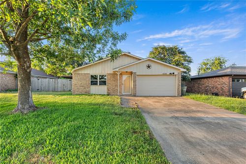 4320 Meadowbrook Dr, Bryan, TX, 77802-3561 | Card Image
