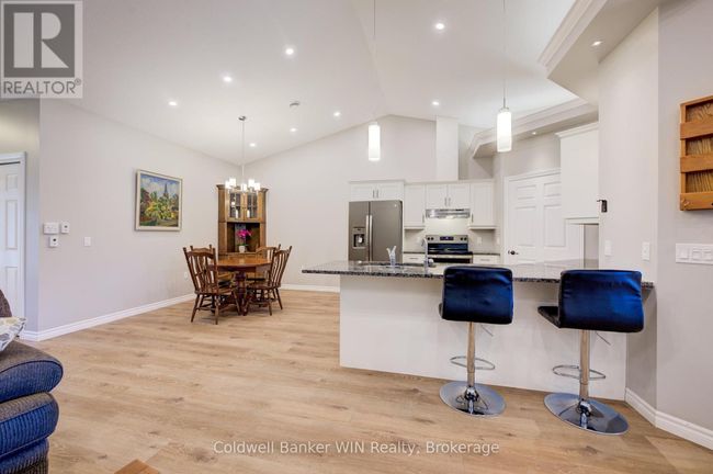 103 Broomers Crescent, Townhouse with 2 bedrooms, 2 bathrooms and 3 parking in Wellington North (Mount Forest) ON | Image 12