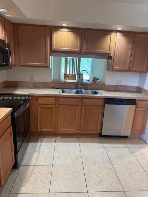 308c-100 Sw 130th Ter, Pembroke Pines, FL, 33027-1910 | Card Image