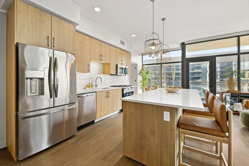 1802-1212 Demonbreun St, Nashville, TN, 37203-7610 | Card Image