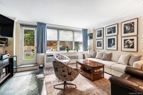 1a-310 E 70th St, New York, NY, 10021-8609 | Card Image