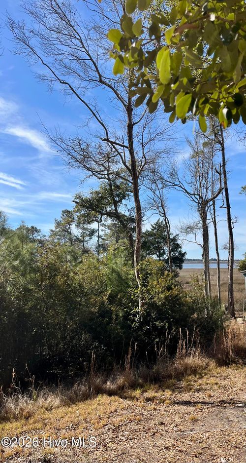 651 Folly Dr Se, Bolivia, NC, 28422-7745 | Card Image