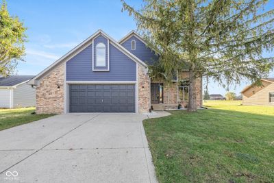 5671 Ridge Hill Way, House other with 3 bedrooms, 2 bathrooms and null parking in Avon IN | Image 1