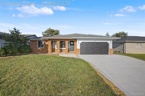 2226 Whitefield St, Dearborn Heights, MI, 48127-3466 | Card Image