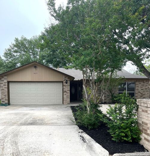 917 Seminole Dr, New Braunfels, TX, 78130-2891 | Card Image