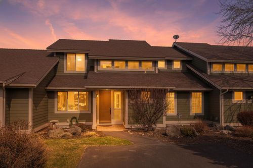10674 Village Loop, Redmond, OR, 97756-7443 | Card Image