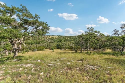 9-00 S Old Comfort Rd, Fredericksburg, TX, 78624 | Card Image