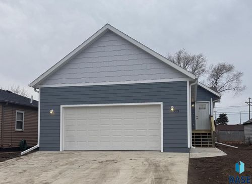 1323 N Spring Ave Avenue, Sioux Falls, SD, 57104 | Card Image