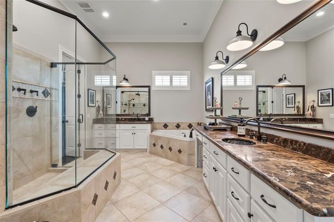2112 Washington Ave, House other with 3 bedrooms, 4 bathrooms and 7 parking in Alvin TX | Image 16