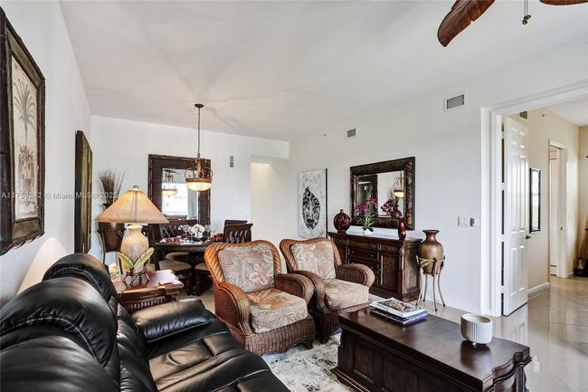 APT-501 - 3500 Oaks Clubhouse Dr, Condo with 3 bedrooms, 2 bathrooms and null parking in Pompano Beach FL | Image 44