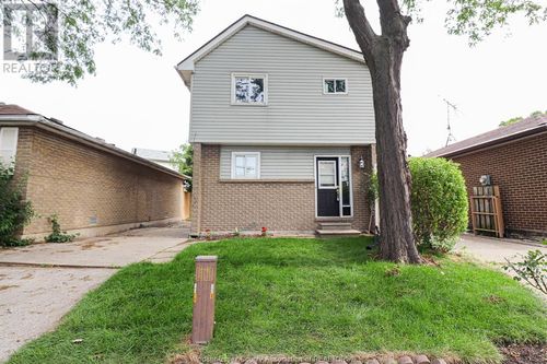 8517 Darlington Cres, Windsor, ON, N8S4M3 | Card Image