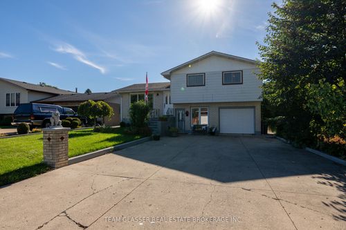 {{alt}} | Card Image