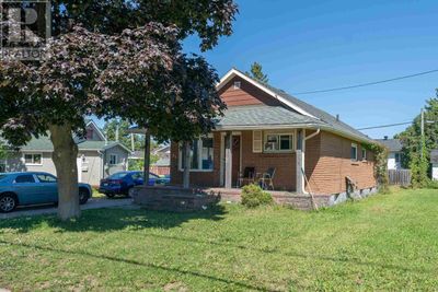 104 Wawanosh Ave, Home with 3 bedrooms, 2 bathrooms and null parking in Sault Ste. Marie ON | Image 1