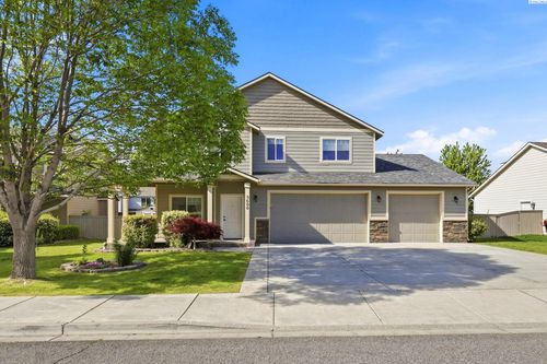 5600 W 18th Ave, Kennewick, WA, 99338-7553 | Card Image