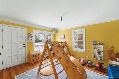 3513 Raymond Ave, Dearborn, MI, 48124-4281 | Card Image