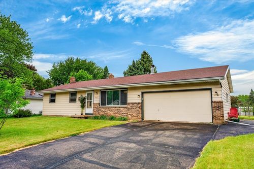 865 Miller Dr, Oregon, WI, 53575-1612 | Card Image