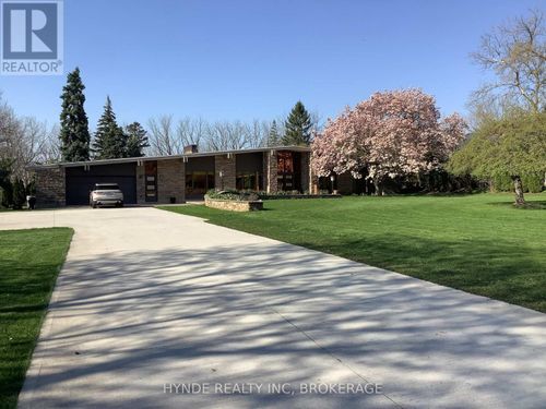 24 Woodmount Dr, St Catharines, ON, L2T2X9 | Card Image